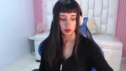 Snapshot of allyssa_bellini_s chatting on 09/13/25, 03:28 Allysa online show from 09/13/25, 03:28