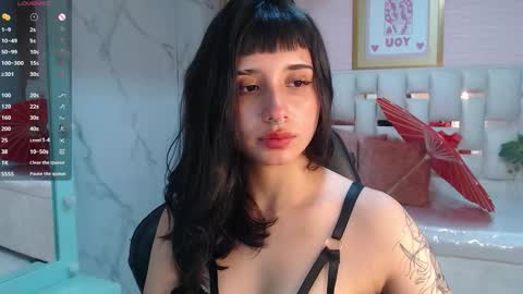 Snapshot of allyssa_bellini_s chatting on 10/29/25, 08:27 Allysa online show from 10/29/25, 08:27