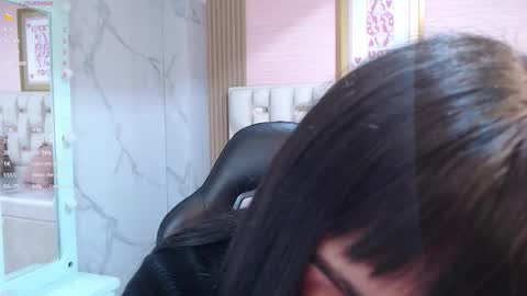 Snapshot of allyssa_bellini_s chatting on 11/15/25, 03:26 Allysa online show from 11/15/25, 03:26