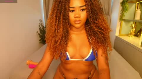 Snapshot of alma_dunn chatting on 04/06/26, 11:11 Alma Dunn online show from 04/06/26, 11:11