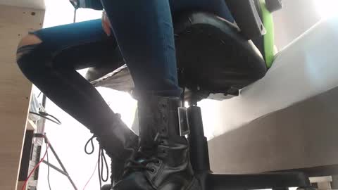 ALMA FENIX  online show from 02/18/25, 12:06