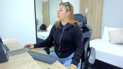 ALMA FENIX  online show from 01/15/26, 12:32