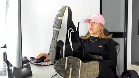 ALMA FENIX  online show from 02/27/26, 01:00