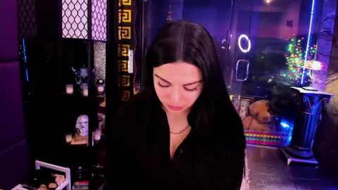 Snapshot of alma_pearl chatting on 06/17/26, 07:55 Alma online show from 06/17/26, 07:55