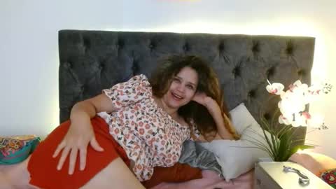 Snapshot of alma_sexyy chatting on 01/14/26, 06:35 Alma online show from 01/14/26, 06:35