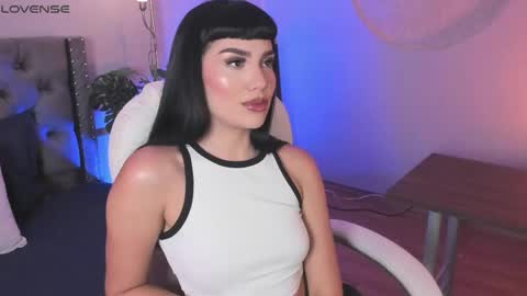 Mia online show from 04/17/26, 02:31