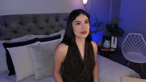 Snapshot of almablaze chatting on 05/20/26, 02:56 Mia online show from 05/20/26, 02:56