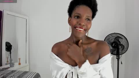 Snapshot of almasaennz chatting on 02/20/25, 08:03 online show from 02/20/25, 08:03