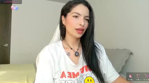 Snapshot of almatease chatting on 07/10/26, 01:25 Alma online show from 07/10/26, 01:25