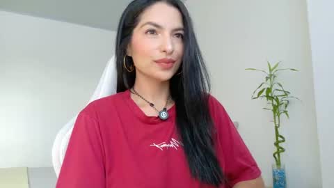 Snapshot of almatease chatting on 07/16/26, 01:39 Alma online show from 07/16/26, 01:39