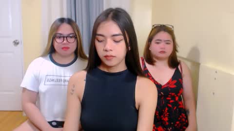 Almira online show from 03/25/26, 12:49