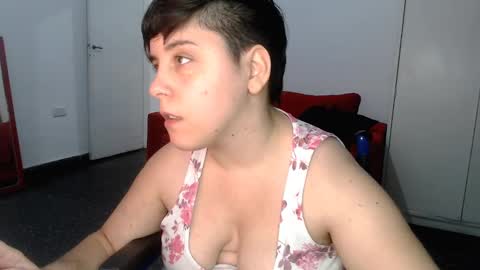 Snapshot of almondonwheels chatting on 12/11/24, 11:21 Almond online show from 12/11/24, 11:21