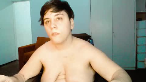 Snapshot of almondonwheels chatting on 01/11/25, 12:22 Almond online show from 01/11/25, 12:22