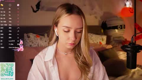 Lia online show from 10/27/25, 03:10