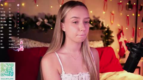 Lia online show from 12/16/25, 03:33