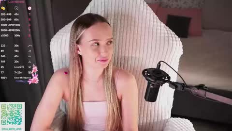 Lia online show from 02/07/26, 01:20