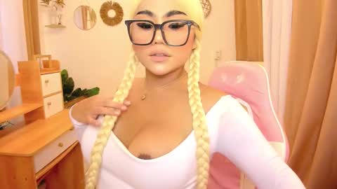 alodia x princess online show from 11/30/25, 12:14