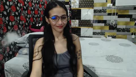 Snapshot of alondra_aleng_ereng chatting on 01/18/25, 02:23 Alondra online show from 01/18/25, 02:23