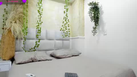 Snapshot of alondrasoomer chatting on 07/05/26, 04:30 ALONDRA CUTE online show from 07/05/26, 04:30