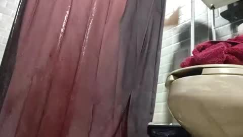 Snapshot of alooo927406 chatting on 01/21/25, 03:26 alooo927406 online show from 01/21/25, 03:26