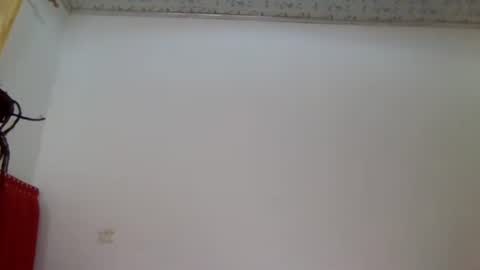 Snapshot of alora_bby chatting on 11/24/25, 12:10 Elly online show from 11/24/25, 12:10