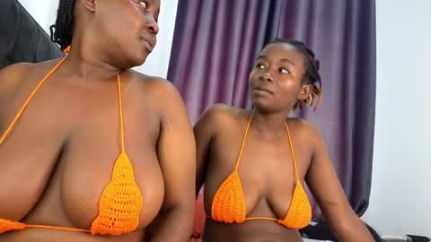 Snapshot of alotta_titties chatting on 04/15/26, 10:00 alotta_titties online show from 04/15/26, 10:00