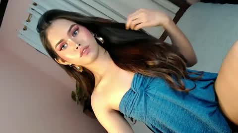 Snapshot of alove_too_last chatting on 01/25/25, 01:41 LEXY online show from 01/25/25, 01:41