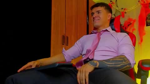 alpha_dominus_ online show from 10/21/25, 03:51