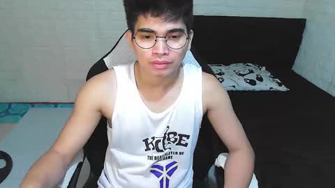 Snapshot of alpha_rider chatting on 11/19/25, 11:10 Angelo online show from 11/19/25, 11:10