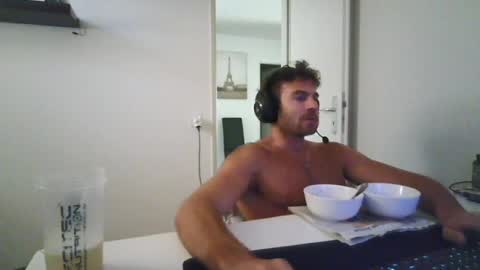 Snapshot of alphah_hunk chatting on 06/26/26, 10:30 alphah_hunk online show from 06/26/26, 10:30