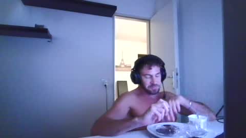 Snapshot of alphah_hunk chatting on 07/12/26, 06:10 alphah_hunk online show from 07/12/26, 06:10