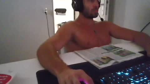 Snapshot of alphah_hunk chatting on 07/17/26, 04:23 alphah_hunk online show from 07/17/26, 04:23