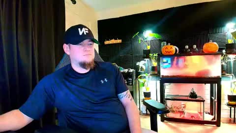 Snapshot of alphanuts101 chatting on 10/24/25, 06:59 Ryno online show from 10/24/25, 06:59