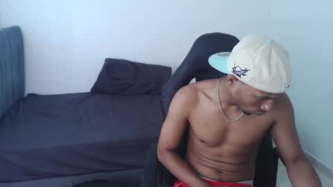 alphas_latins online show from 05/21/26, 04:47