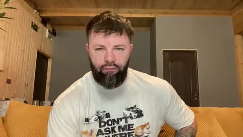 Jhonny online show from 11/30/25, 03:54