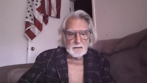 AlphaUniform online show from 05/06/26, 02:44