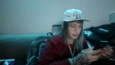 Snapshot of altboy010 chatting on 12/15/25, 01:43 altboy010 online show from 12/15/25, 01:43