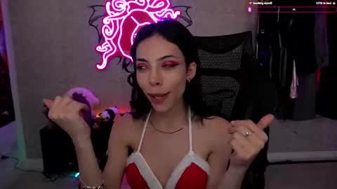 Snapshot of altsofie chatting on 12/25/24, 10:28 Sofie Kimino online show from 12/25/24, 10:28