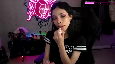 Snapshot of altsofie chatting on 12/28/24, 02:42 Sofie Kimino online show from 12/28/24, 02:42