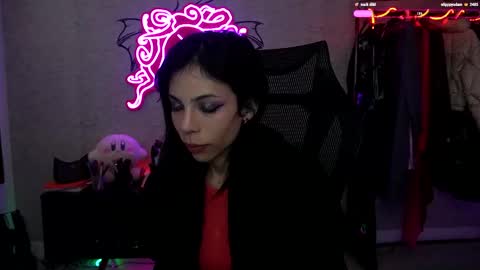 Snapshot of altsofie chatting on 01/01/25, 10:21 Sofie Kimino online show from 01/01/25, 10:21