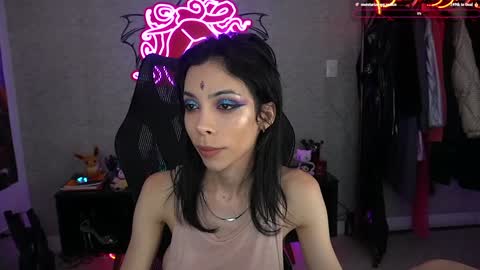 Snapshot of altsofie chatting on 01/08/25, 04:23 Sofie Kimino online show from 01/08/25, 04:23