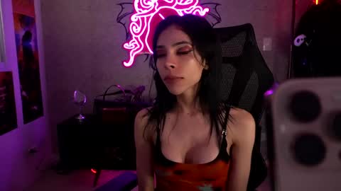 Snapshot of altsofie chatting on 02/05/25, 12:17 Sofie Kimino online show from 02/05/25, 12:17