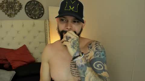 Snapshot of alukardbig chatting on 10/16/25, 08:10 alukardbig online show from 10/16/25, 08:10