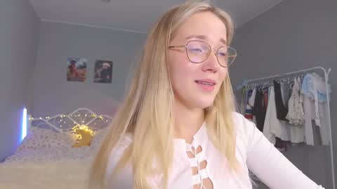 Snapshot of aluntick chatting on 12/13/24, 05:00 Amelia NEXT STREAM online show from 12/13/24, 05:00