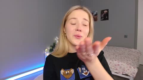 Snapshot of aluntick chatting on 12/18/24, 02:28 Amelia NEXT STREAM online show from 12/18/24, 02:28