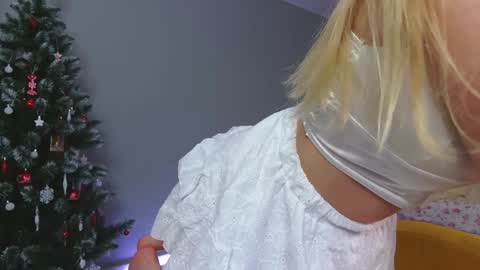 Snapshot of aluntick chatting on 12/28/24, 05:03 Amelia NEXT STREAM online show from 12/28/24, 05:03