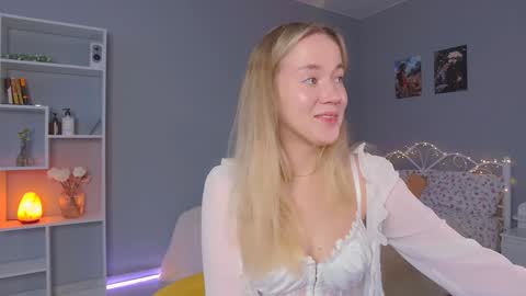 Snapshot of aluntick chatting on 02/02/25, 01:52 Amelia NEXT STREAM online show from 02/02/25, 01:52