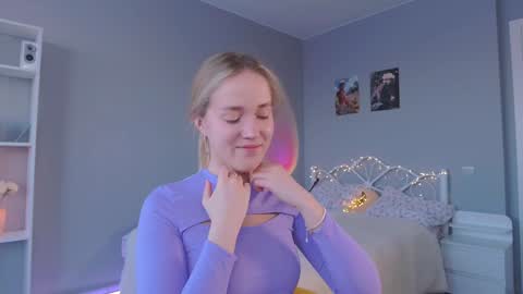 Snapshot of aluntick chatting on 02/04/25, 01:48 Amelia NEXT STREAM online show from 02/04/25, 01:48