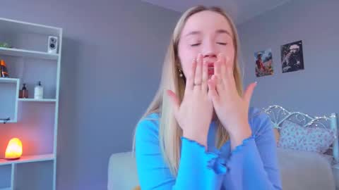 Snapshot of aluntick chatting on 02/16/25, 01:49 Amelia NEXT STREAM online show from 02/16/25, 01:49