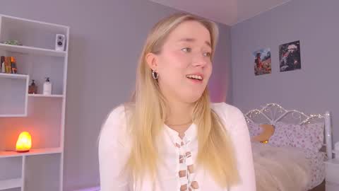 Snapshot of aluntick chatting on 02/18/25, 02:06 Amelia NEXT STREAM online show from 02/18/25, 02:06